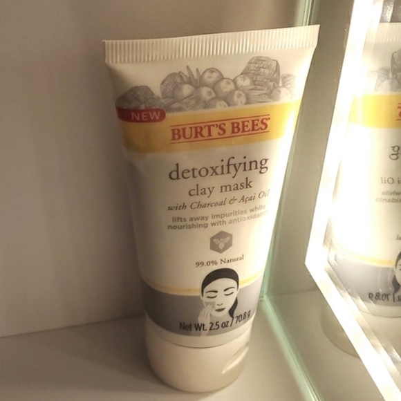 🌿3/$10 Burt’s Bees Detoxifying Clay Mask ~ 2.5 oz (99% Natural TSA-Approved) 🌿 - Picture 1 of 4